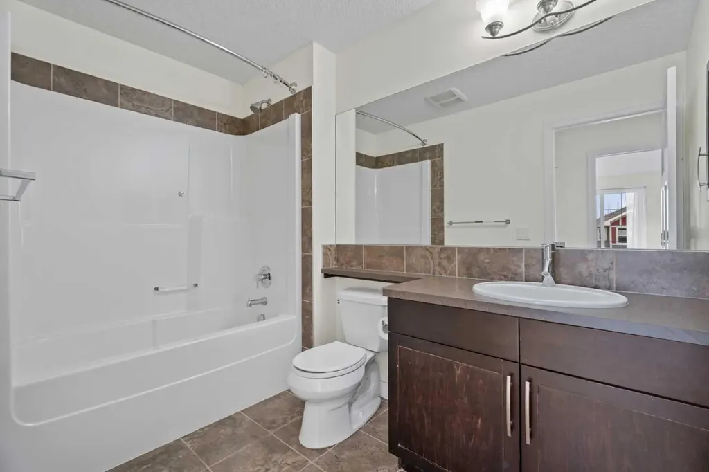 386 Mahogany Terrace SE Calgary AB T3M 0X4