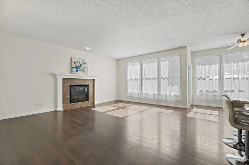 386 Mahogany Terrace SE Calgary AB T3M 0X4