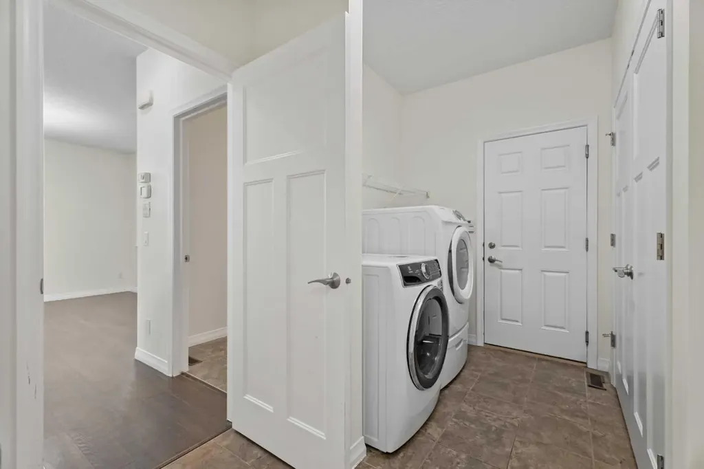 386 Mahogany Terrace SE Calgary AB T3M 0X4