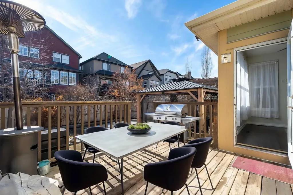 386 Mahogany Terrace SE Calgary AB T3M 0X4