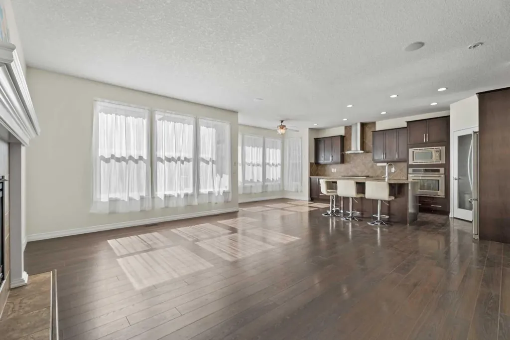 386 Mahogany Terrace SE Calgary AB T3M 0X4