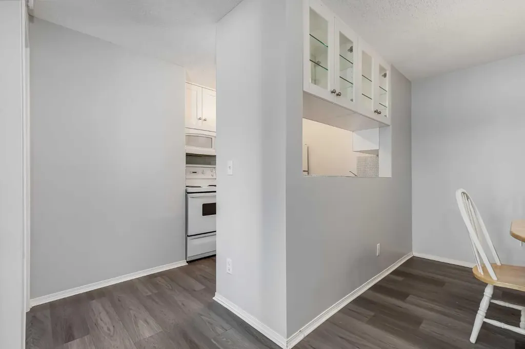 6224 17 Avenue SE Calgary AB T2A 7X8