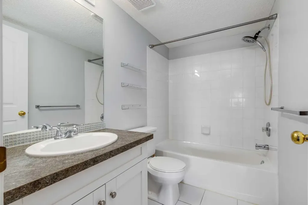 6224 17 Avenue SE Calgary AB T2A 7X8