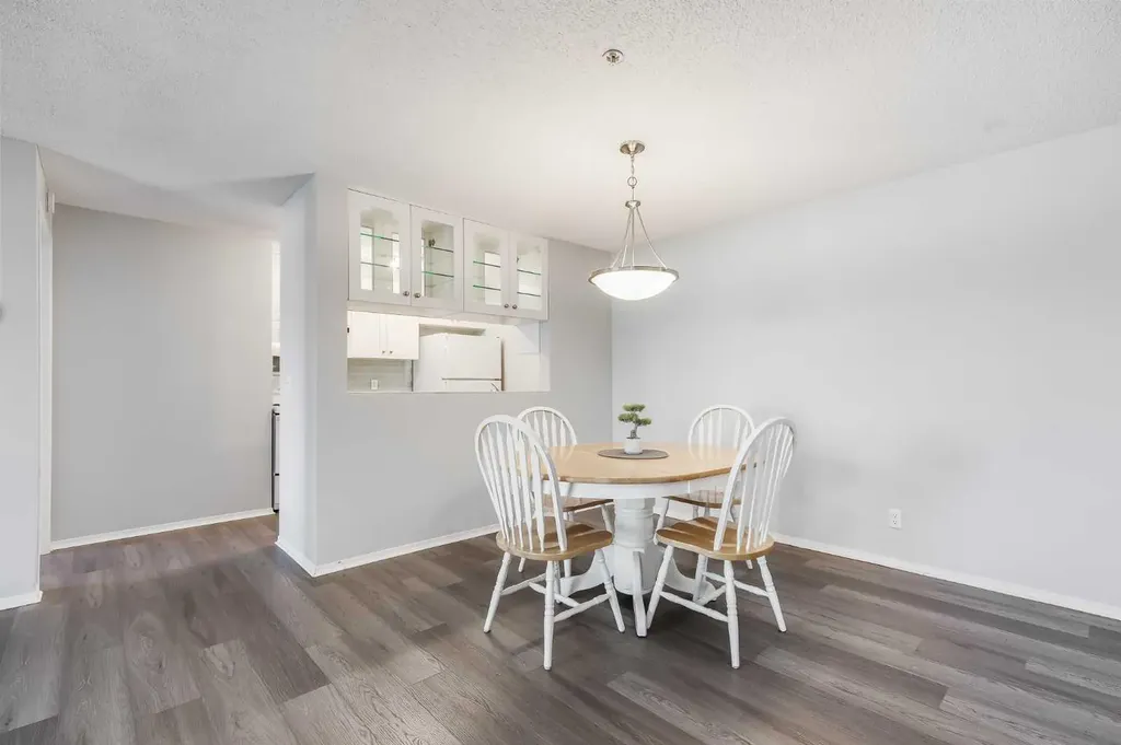 6224 17 Avenue SE Calgary AB T2A 7X8