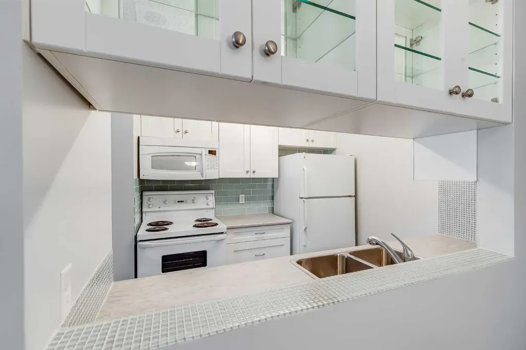 6224 17 Avenue SE Calgary AB T2A 7X8