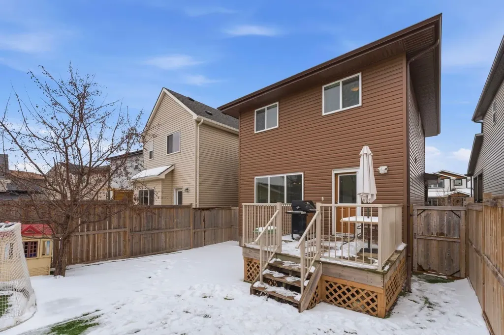 14 Reunion Grove Airdrie AB T4B 0Z7