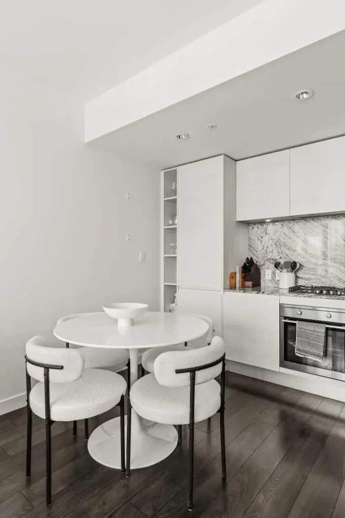 310 12 Avenue SW Calgary AB T2R 1B5
