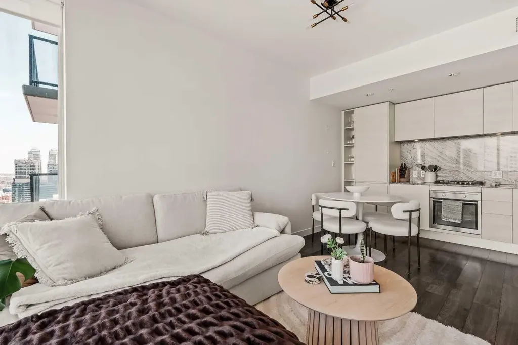 310 12 Avenue SW Calgary AB T2R 1B5