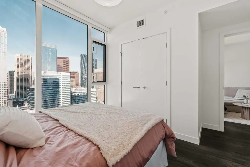 310 12 Avenue SW Calgary AB T2R 1B5