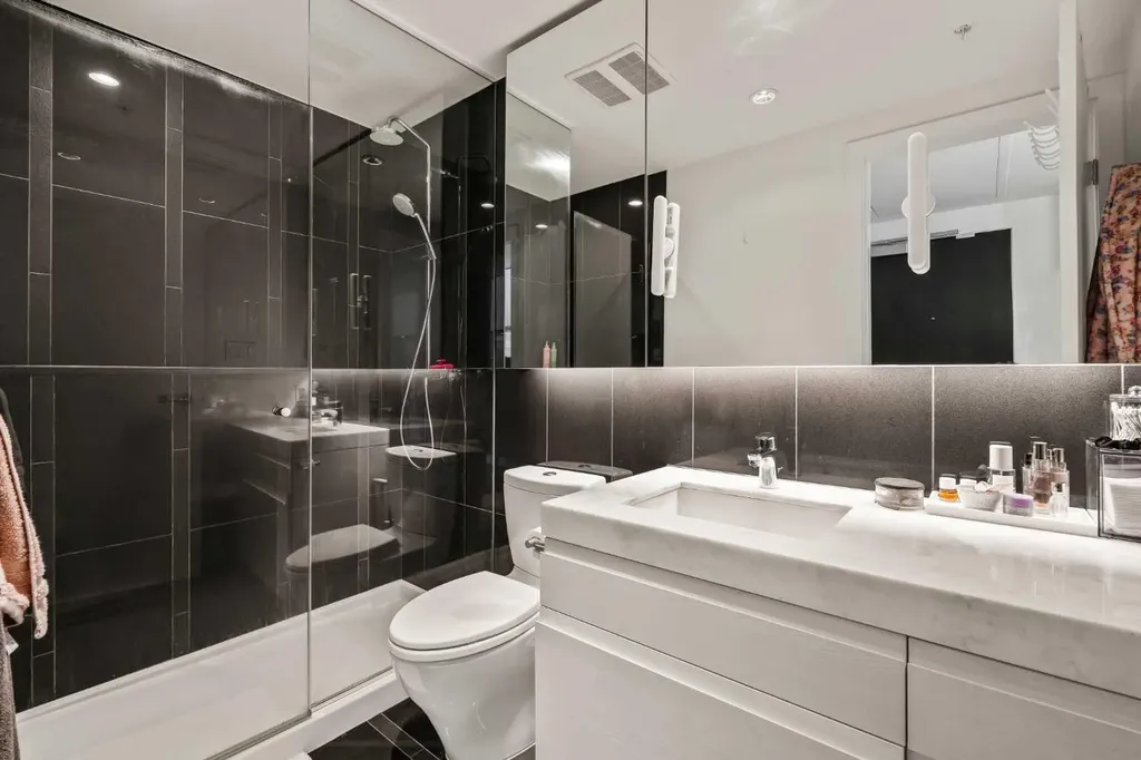 310 12 Avenue SW Calgary AB T2R 1B5
