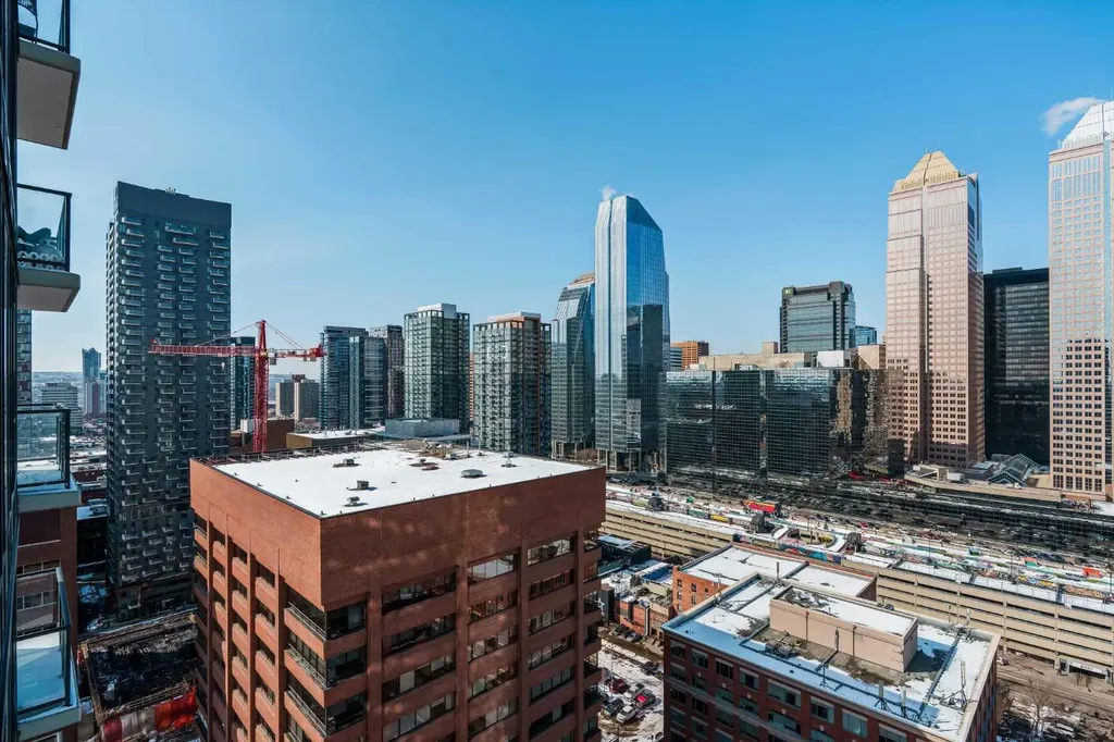 310 12 Avenue SW Calgary AB T2R 1B5