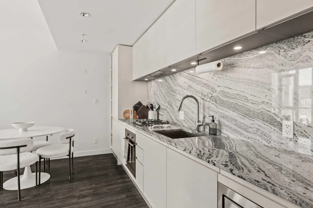 310 12 Avenue SW Calgary AB T2R 1B5