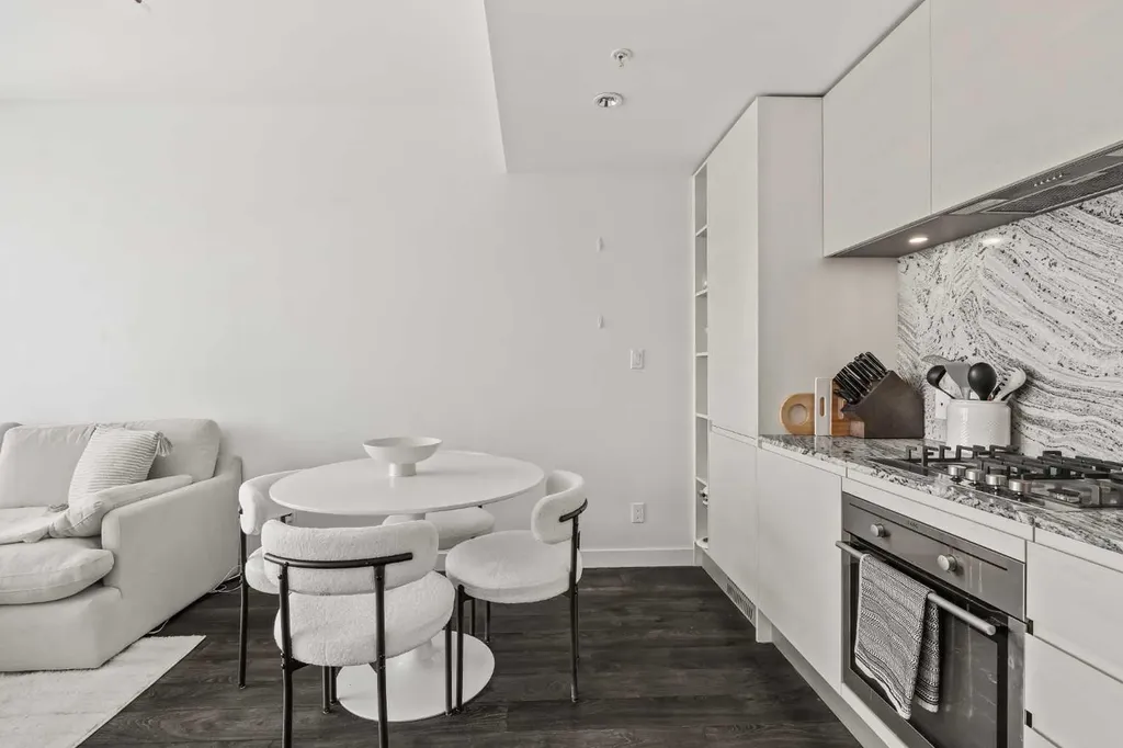 310 12 Avenue SW Calgary AB T2R 1B5