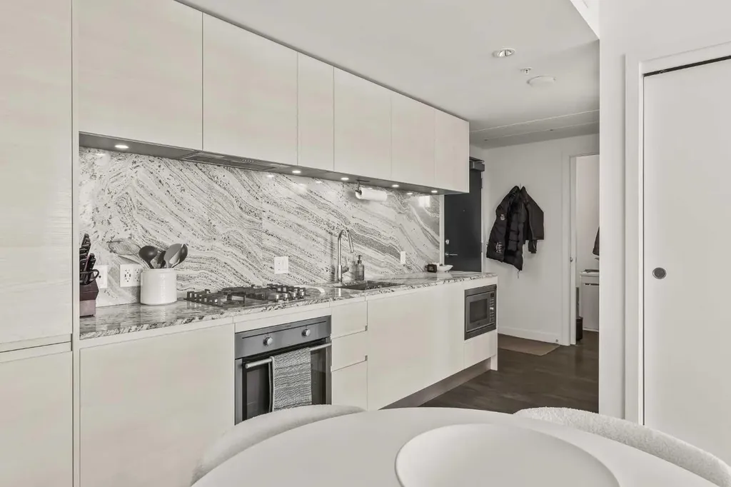 310 12 Avenue SW Calgary AB T2R 1B5