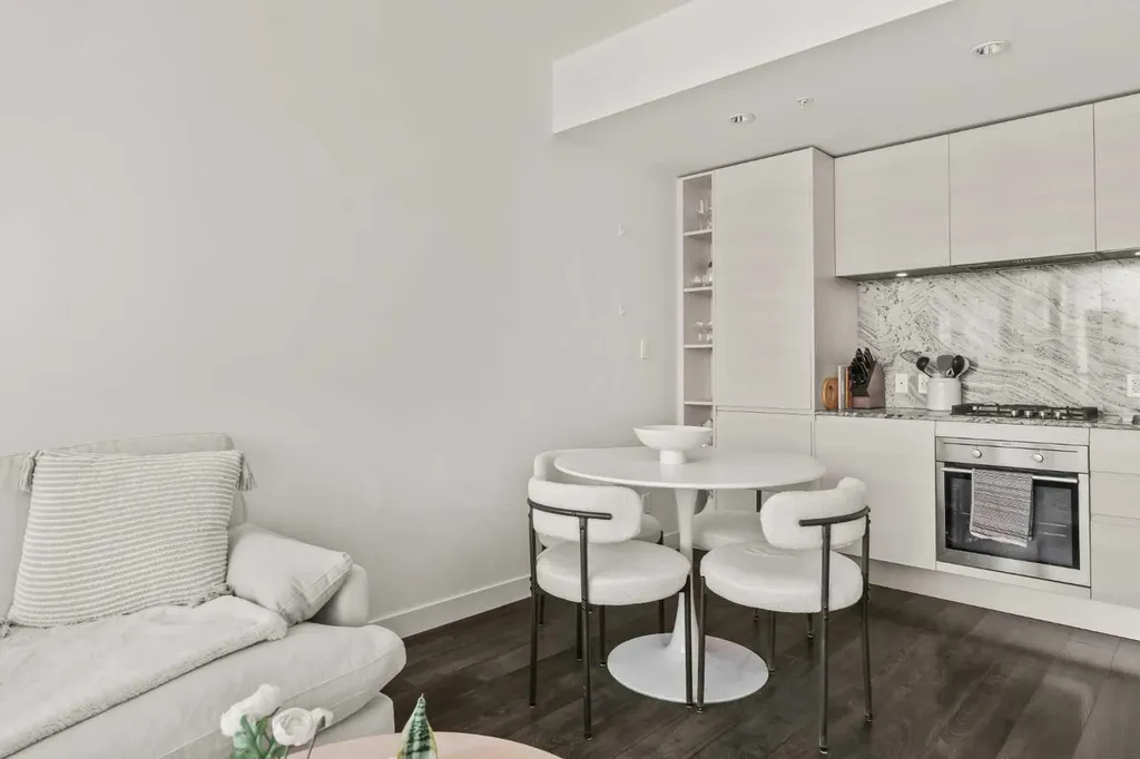 310 12 Avenue SW Calgary AB T2R 1B5