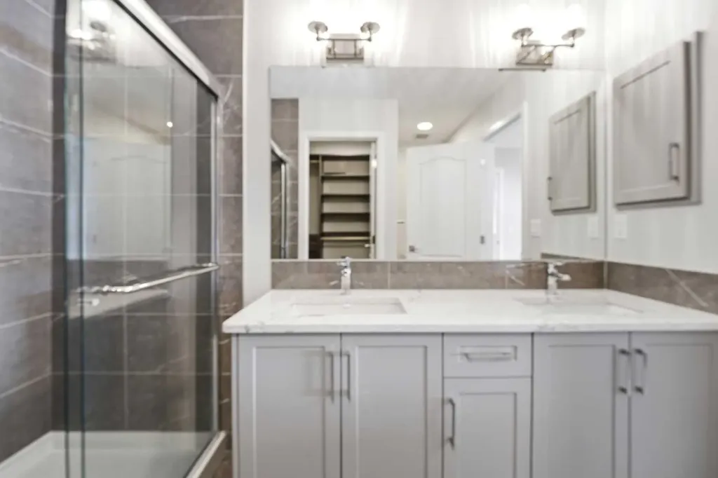 34 Aquila Way NW Calgary AB T3R 1Z6