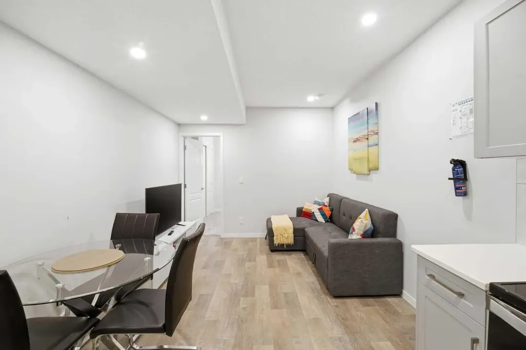 34 Aquila Way NW Calgary AB T3R 1Z6