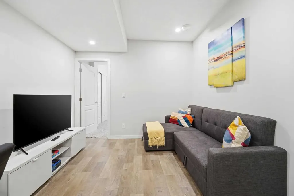 34 Aquila Way NW Calgary AB T3R 1Z6