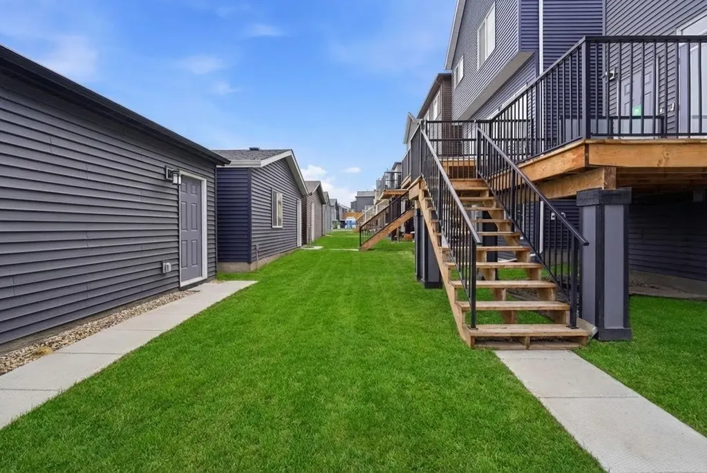 34 Aquila Way NW Calgary AB T3R 1Z6