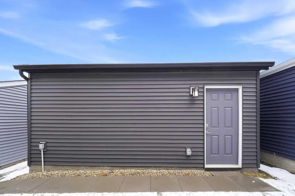 34 Aquila Way NW Calgary AB T3R 1Z6