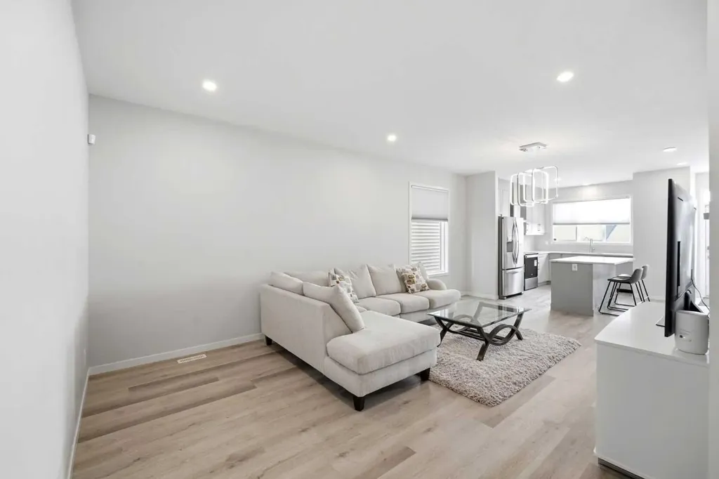 34 Aquila Way NW Calgary AB T3R 1Z6