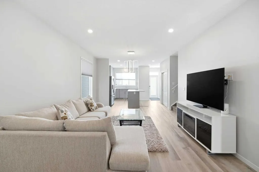 34 Aquila Way NW Calgary AB T3R 1Z6