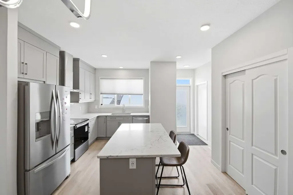 34 Aquila Way NW Calgary AB T3R 1Z6