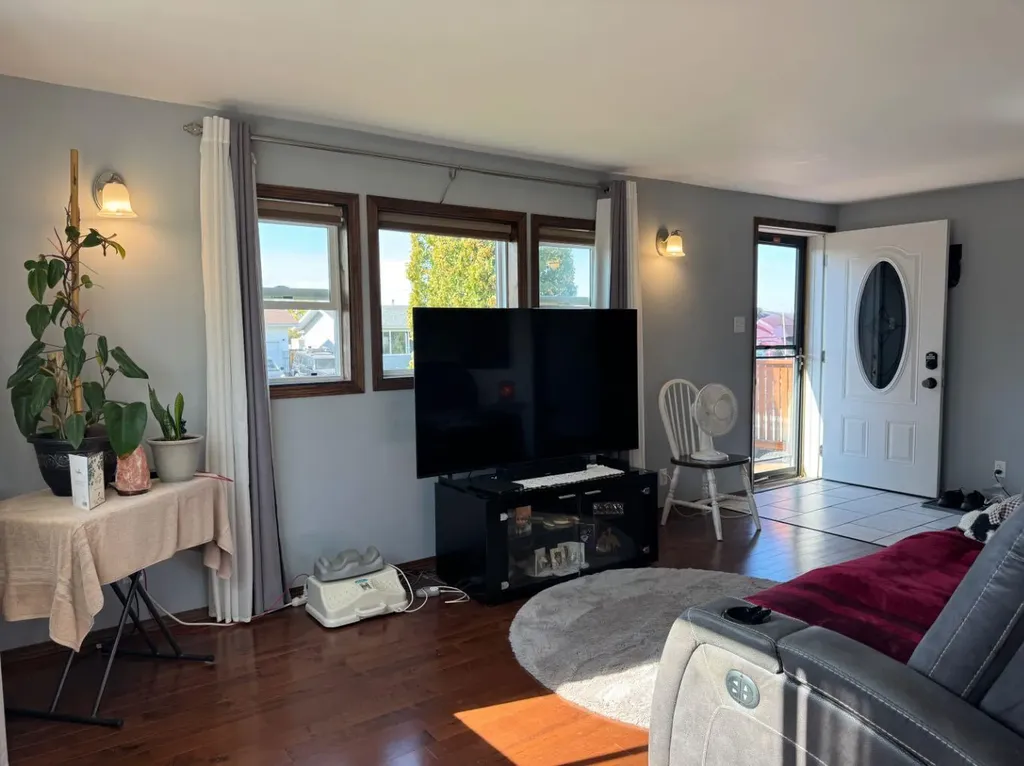 4631 54 Street Rycroft AB T0H 3A0