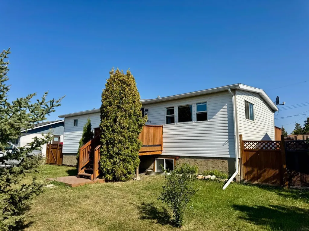 4631 54 Street Rycroft AB T0H 3A0