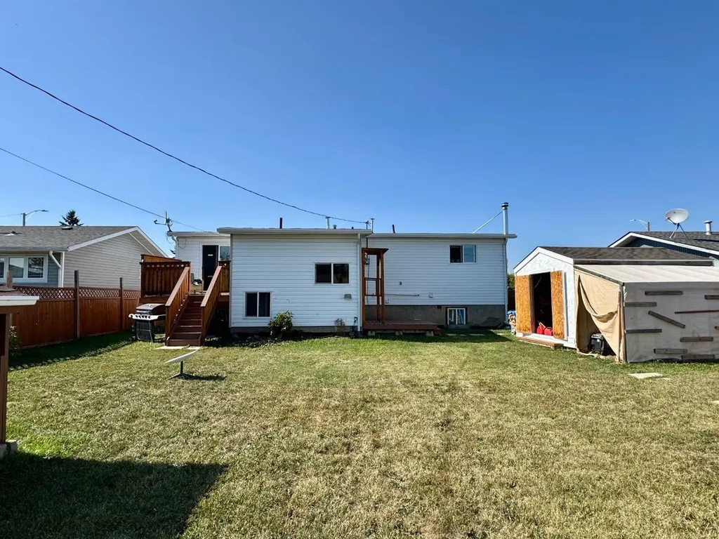 4631 54 Street Rycroft AB T0H 3A0
