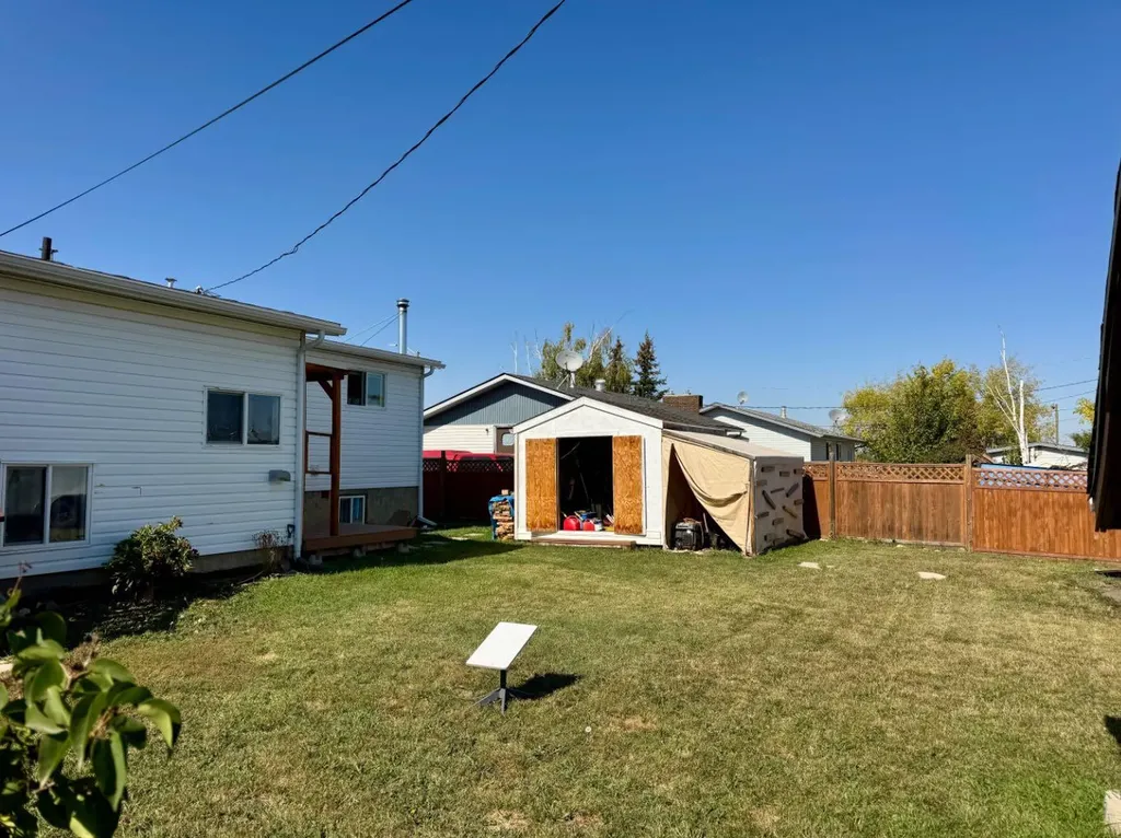 4631 54 Street Rycroft AB T0H 3A0