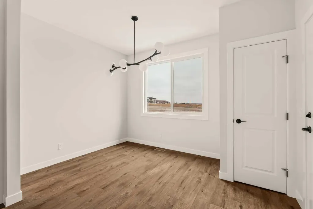 19760 45 Street SE Calgary AB T3M 4B3
