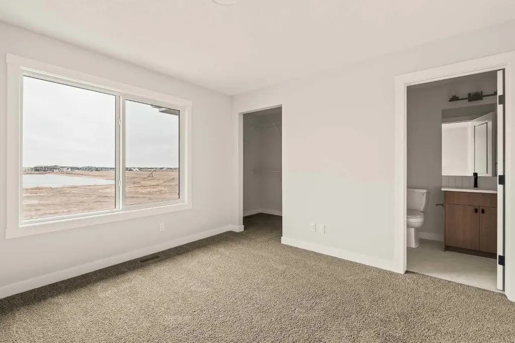 19760 45 Street SE Calgary AB T3M 4B3