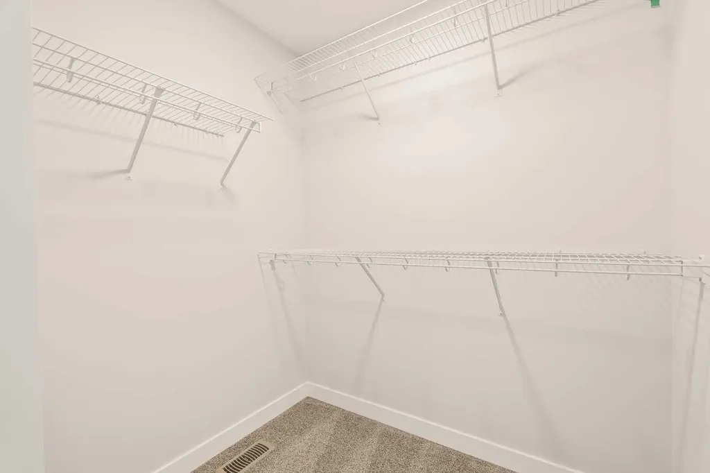 19760 45 Street SE Calgary AB T3M 4B3