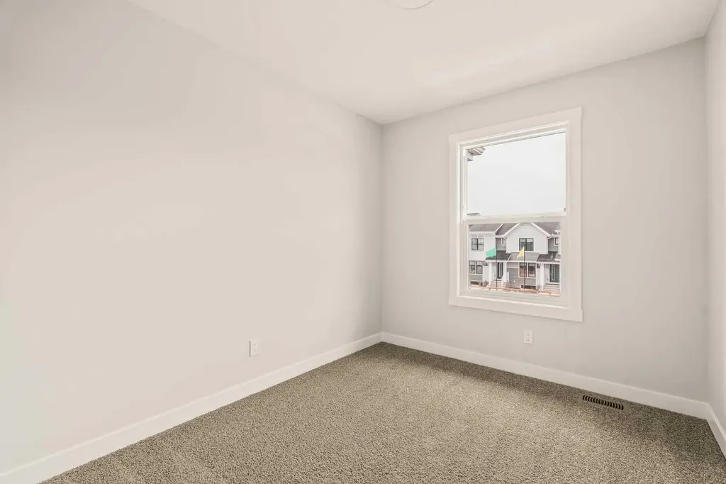 19760 45 Street SE Calgary AB T3M 4B3