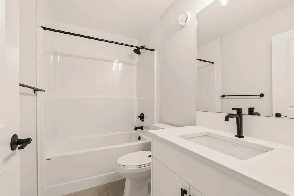 19760 45 Street SE Calgary AB T3M 4B3