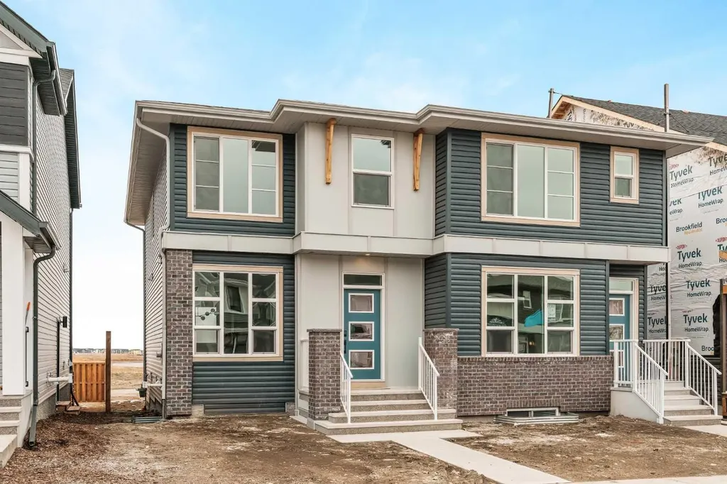19760 45 Street SE Calgary AB T3M 4B3