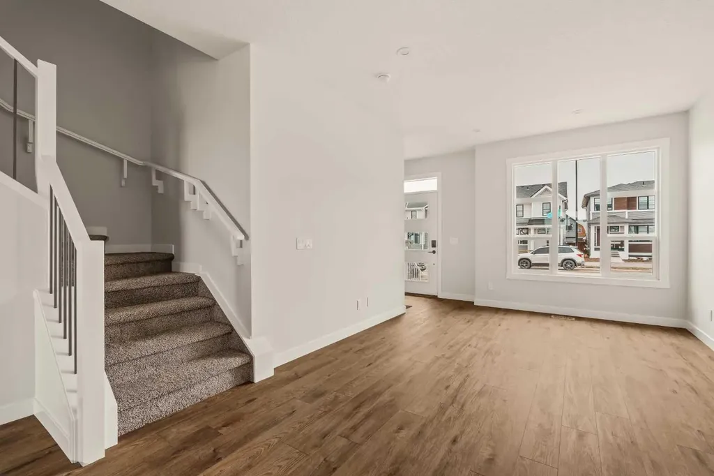 19760 45 Street SE Calgary AB T3M 4B3