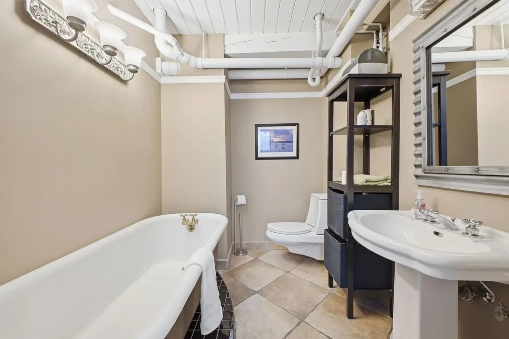 1117 1 Street SW Calgary AB T2R0T9