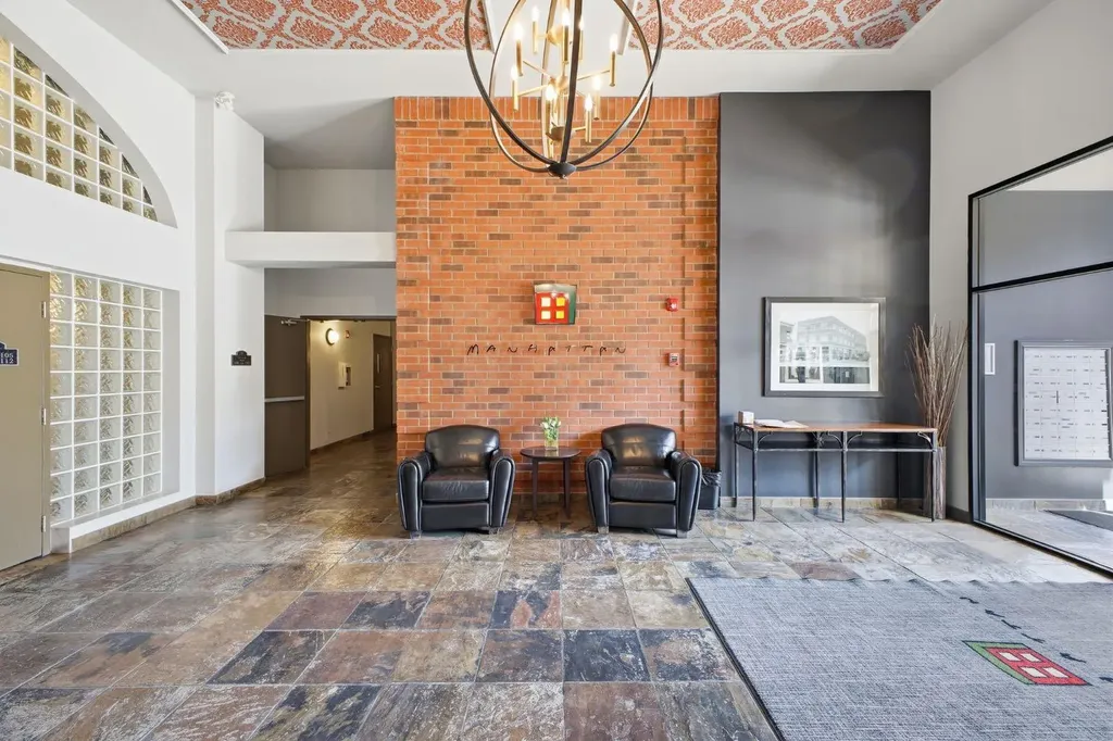 1117 1 Street SW Calgary AB T2R0T9