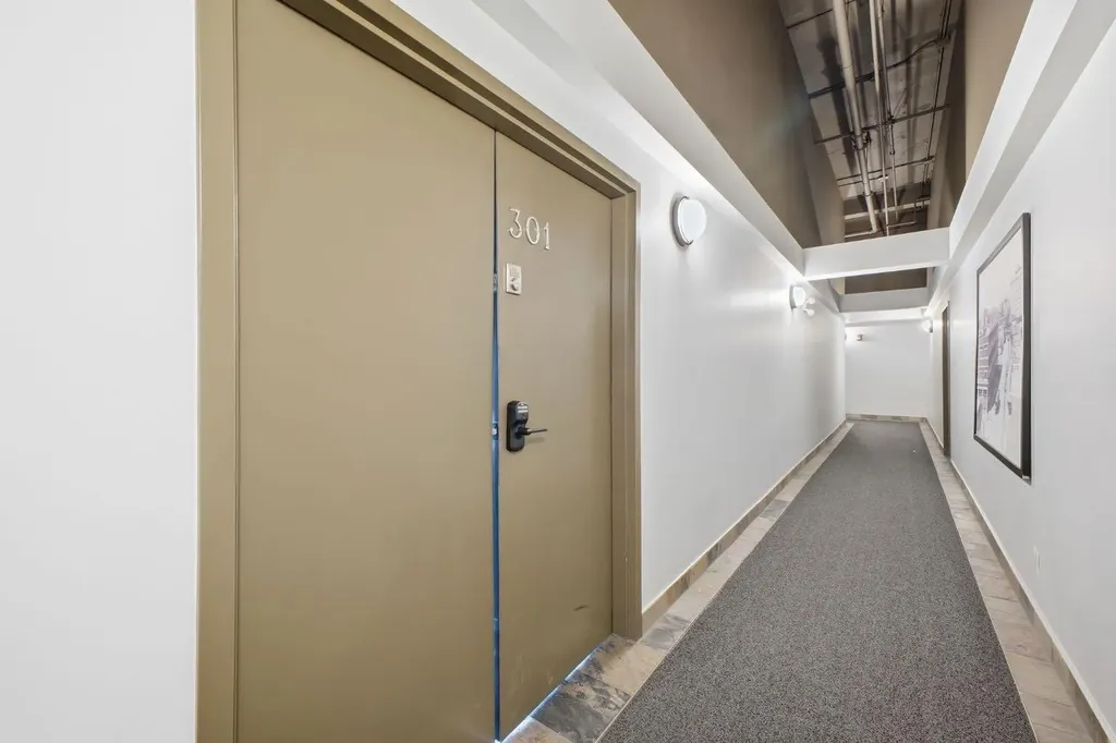 1117 1 Street SW Calgary AB T2R0T9