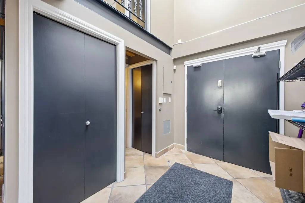 1117 1 Street SW Calgary AB T2R0T9