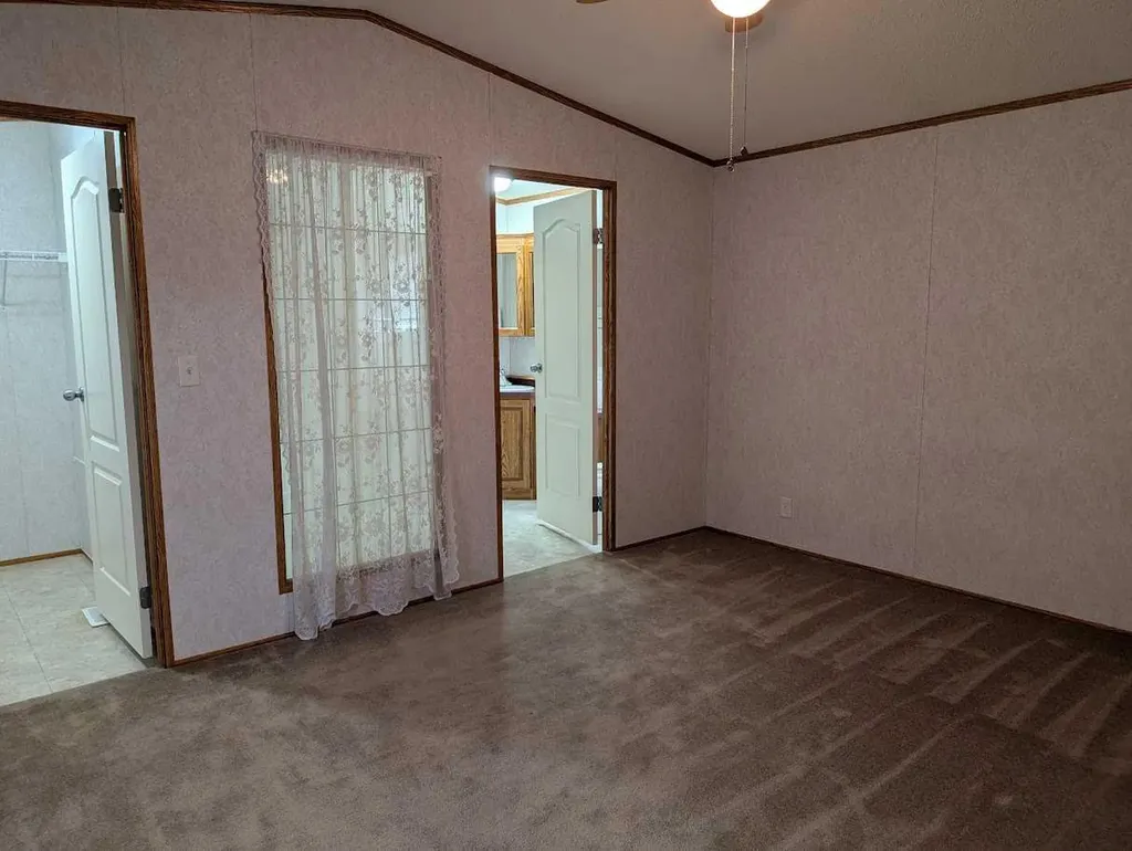 211 Railway Avenue Coaldale AB T1M 0A8