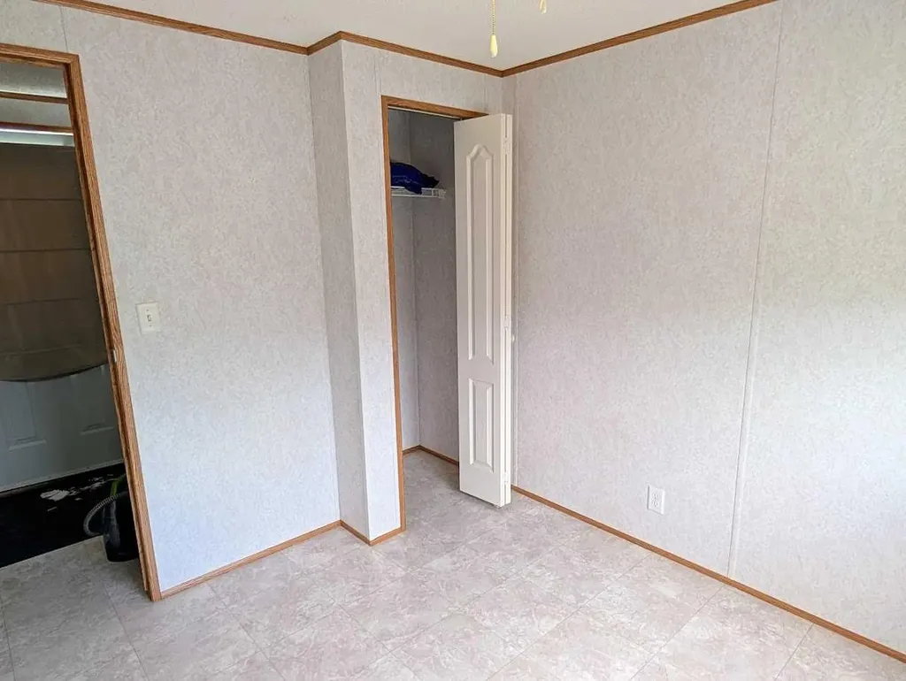211 Railway Avenue Coaldale AB T1M 0A8