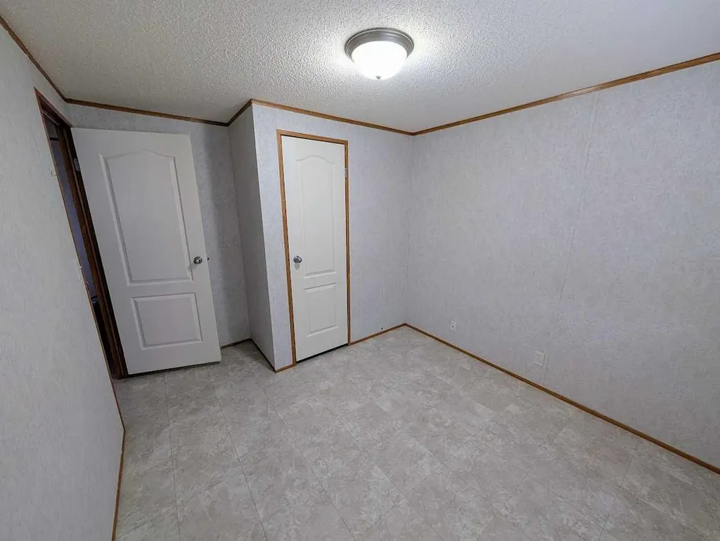 211 Railway Avenue Coaldale AB T1M 0A8