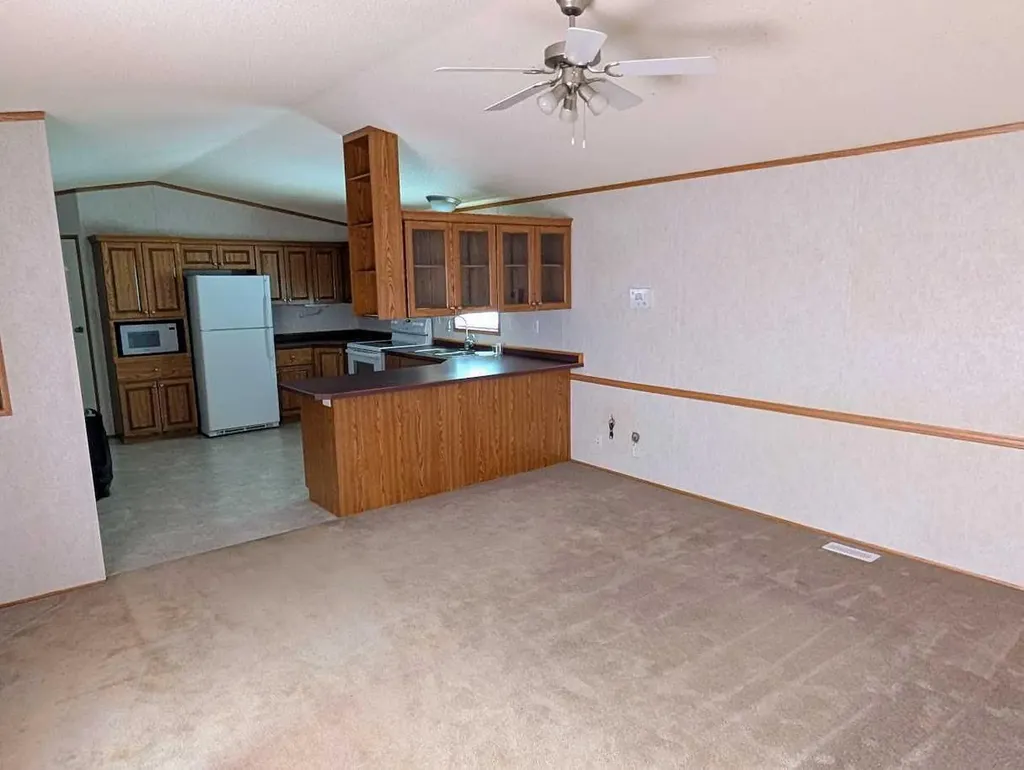 211 Railway Avenue Coaldale AB T1M 0A8