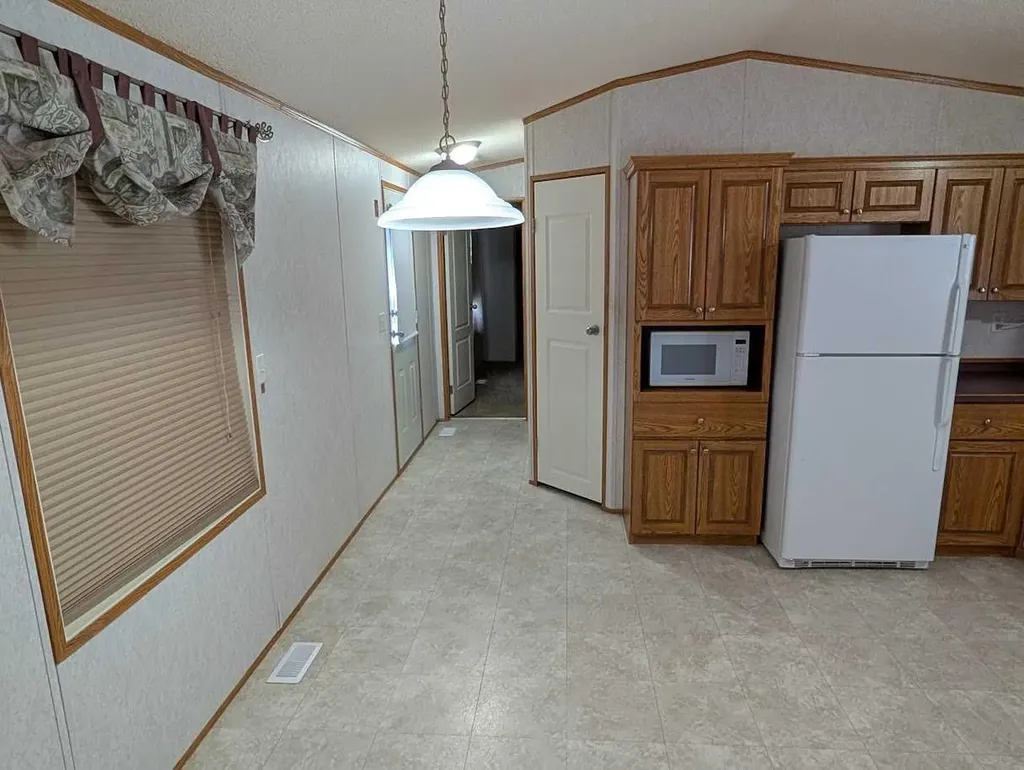 211 Railway Avenue Coaldale AB T1M 0A8