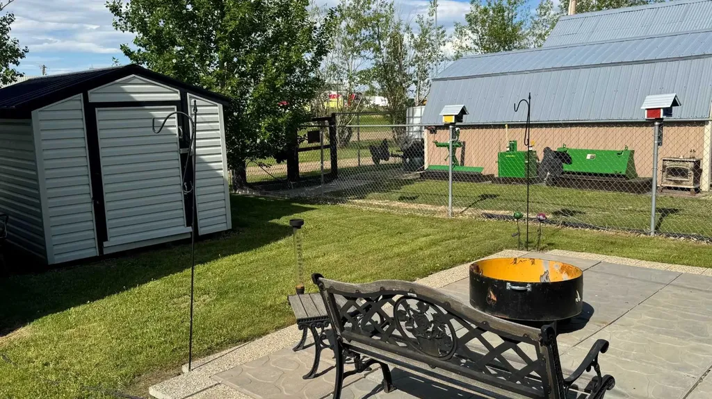 106 Brien Avenue NW Falher AB T0H 1M0