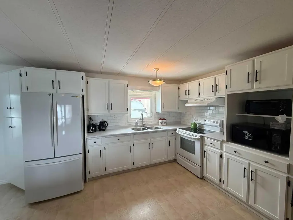 106 Brien Avenue NW Falher AB T0H 1M0
