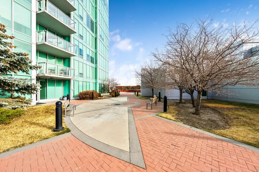 433 11 Avenue SE Calgary AB T2G 0C7